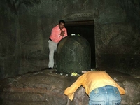Elephanta Caves Worshippers Elephanta Caves Worshippers