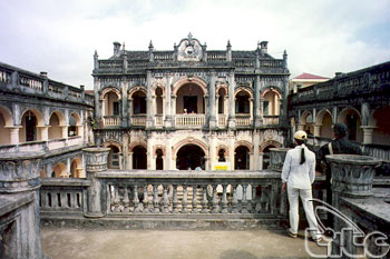 Hoang A Tuong Castle - Hoang Yen Chao Castle Hoang A Tuong Castle - Hoang Yen Chao Castle