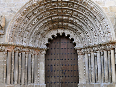 Iglesia de Santiago de Puente la Reina Iglesia de Santiago de Puente la Reina