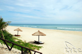 Lang Co Beach