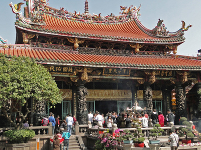 Mengjia Longshan Temple