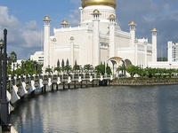 Sultan Omar Ali Saifuddin Mosque Sultan Omar Ali Saifuddin Mosque