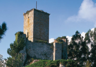 Palacio-fortaleza de los Condes de Andrade