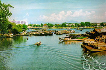 Perfume River - Huong River Perfume River - Huong River