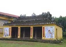 Tuy Loan Communal House