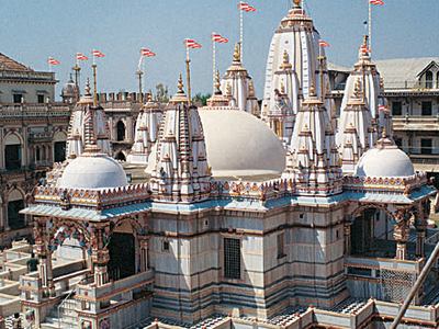 http://cdn1.images.touristlink.com/data/cache/TH/EH/EA/DQ/UA/RT/E/shri-swaminarayan-mandir-vadtal-the-headquarters-o_400_300.jpg